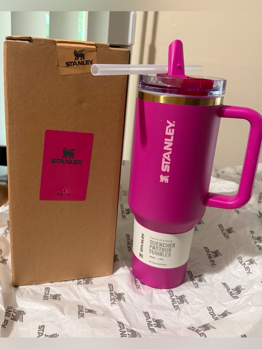 Fuschia The Quencher ProTour Flip Straw 40 OZ - NWT 🩷